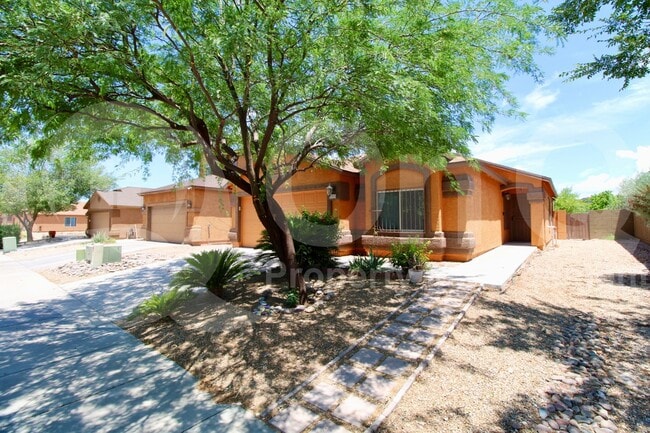 Building Photo - 2353 E Calle Sierra Del Manantial