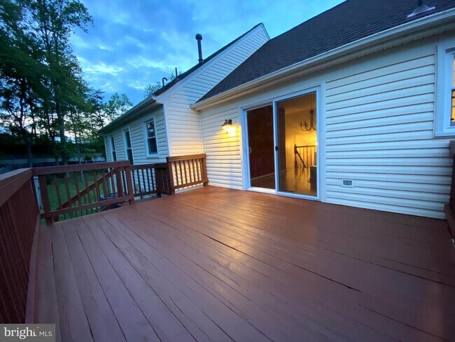 Building Photo - 7684 Green Garland Dr