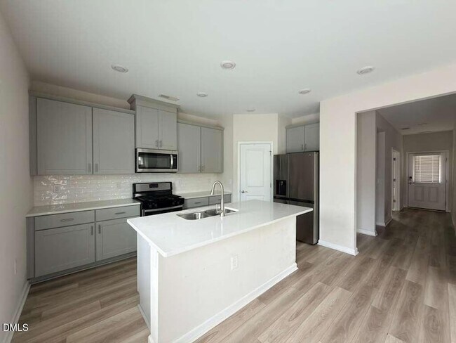 Building Photo - 7142 Stratified Ct