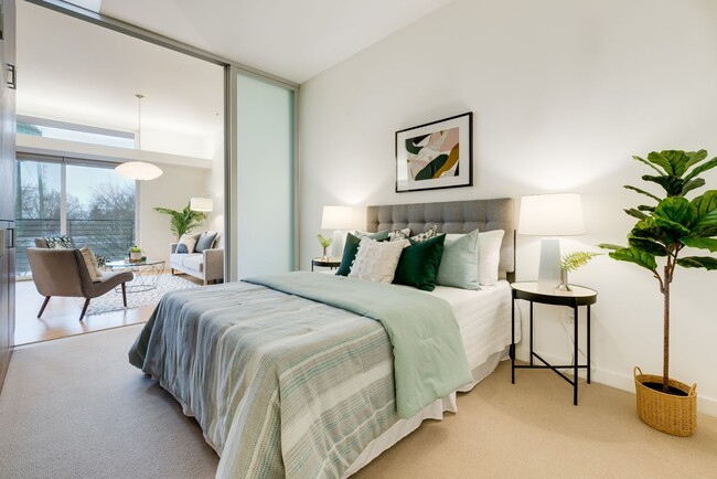 Building Photo - Light & bright 1-bdrm/1-bath condo in desi...