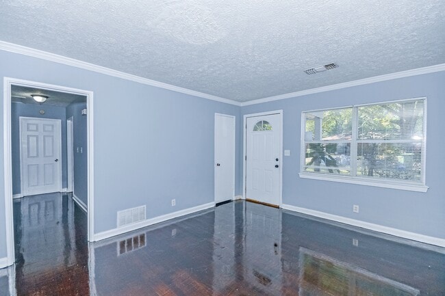 Building Photo - 928 Grenada Dr