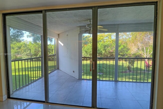 Building Photo - 16500 Golf Club Rd