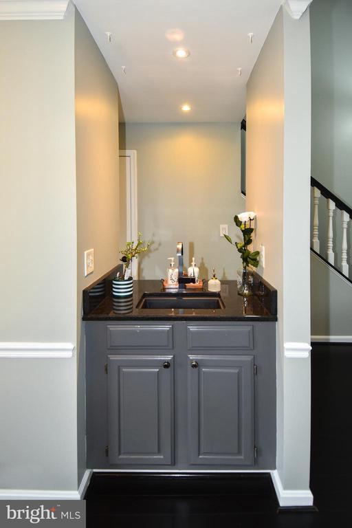 Building Photo - 406 Fortress Way