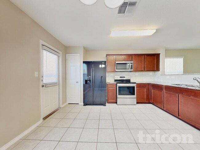 Building Photo - 310 Mistflower