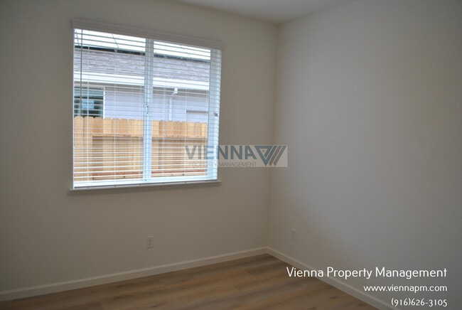 Building Photo - 513 Fox Hunt Wy