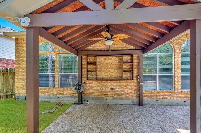 Building Photo - 22 N Queenscliff Cir