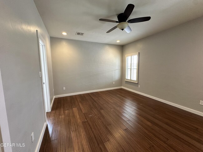 Building Photo - 13108 Round Ridge