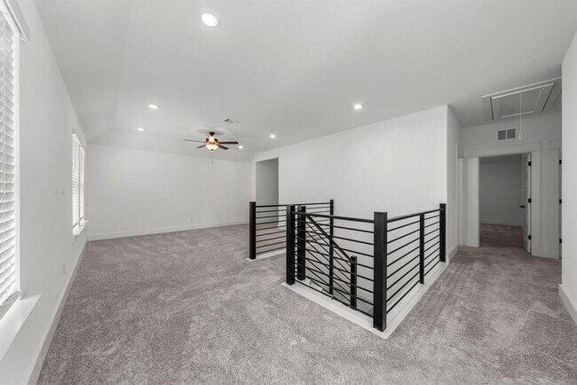 Building Photo - 3405 Charade Dr