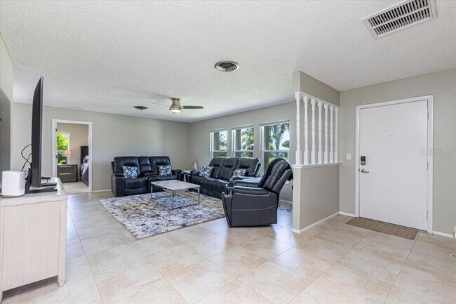 Building Photo - 1234 Pinebrook Way