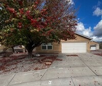 Building Photo - Beautiful 3 bedroom located in s.e heights