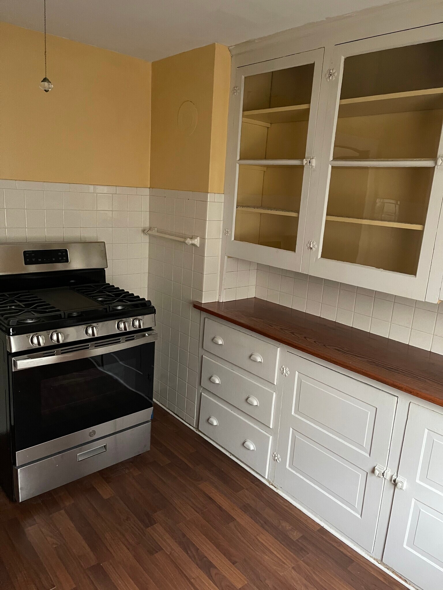 Kitchen - 164 Hamilton Dr