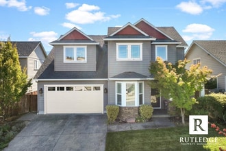 Building Photo - STUNNING 4 Bed/3.5 Bath Home in Talent!!!