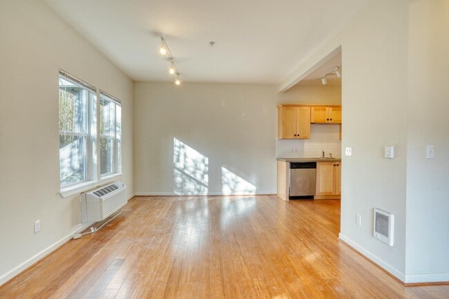 Building Photo - 8320 N Princeton St