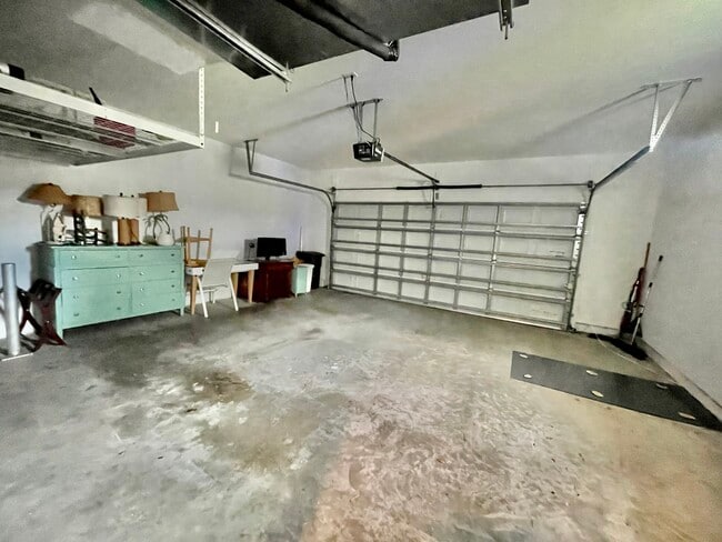 Building Photo - 118 N Fredrica Ave