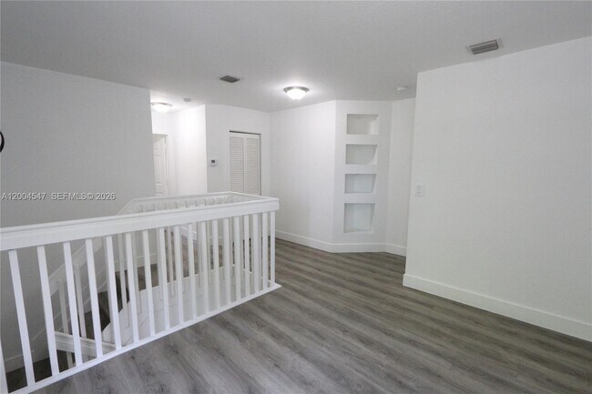 Building Photo - 7392 NW 112th Ct