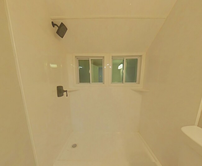 Building Photo - 249 Laurel Ave SW