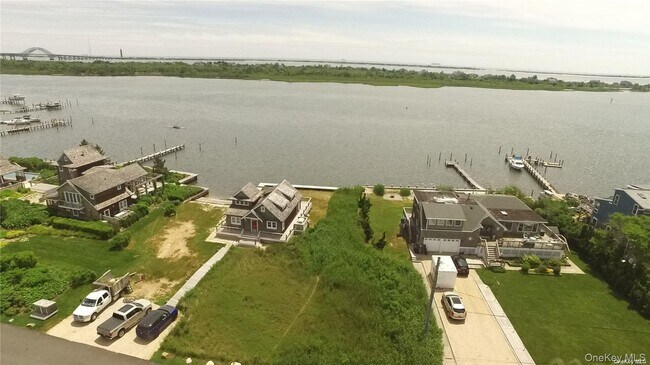 Building Photo - 10 Captree Island