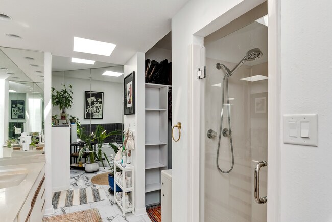 Building Photo - 4809 Neyrey Dr