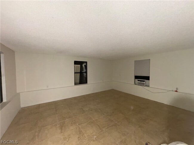 Building Photo - 202 2nd St