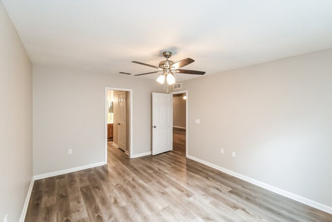 Building Photo - 5342 Arlington Rd