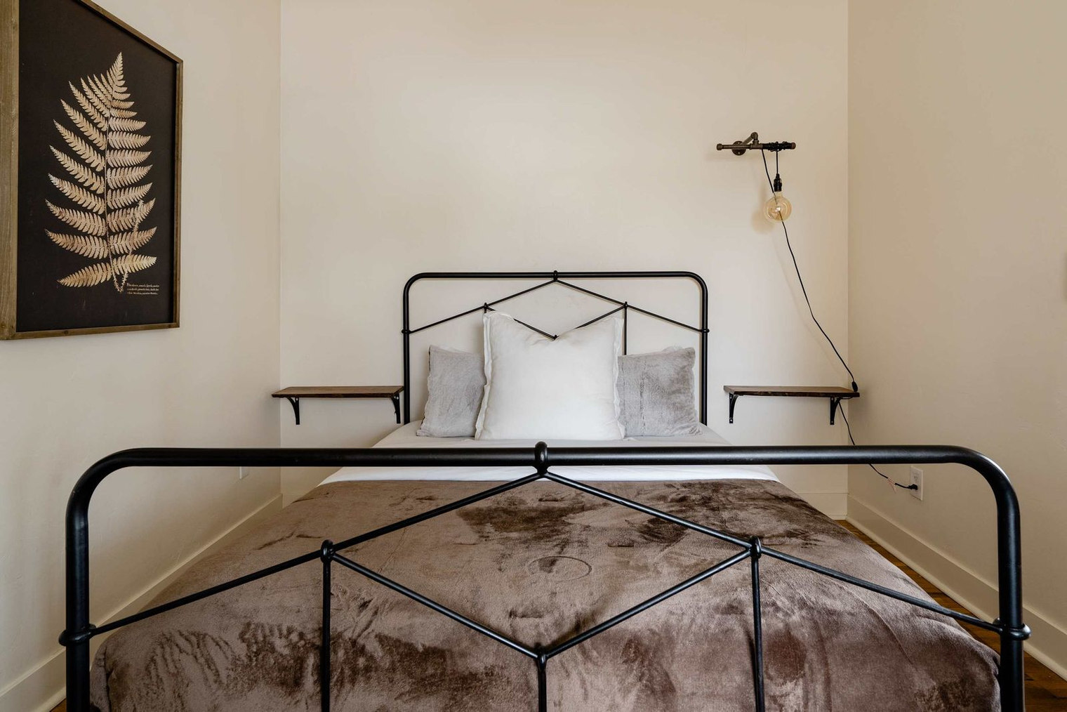 Building Photo - 3324 SE 24th Ave