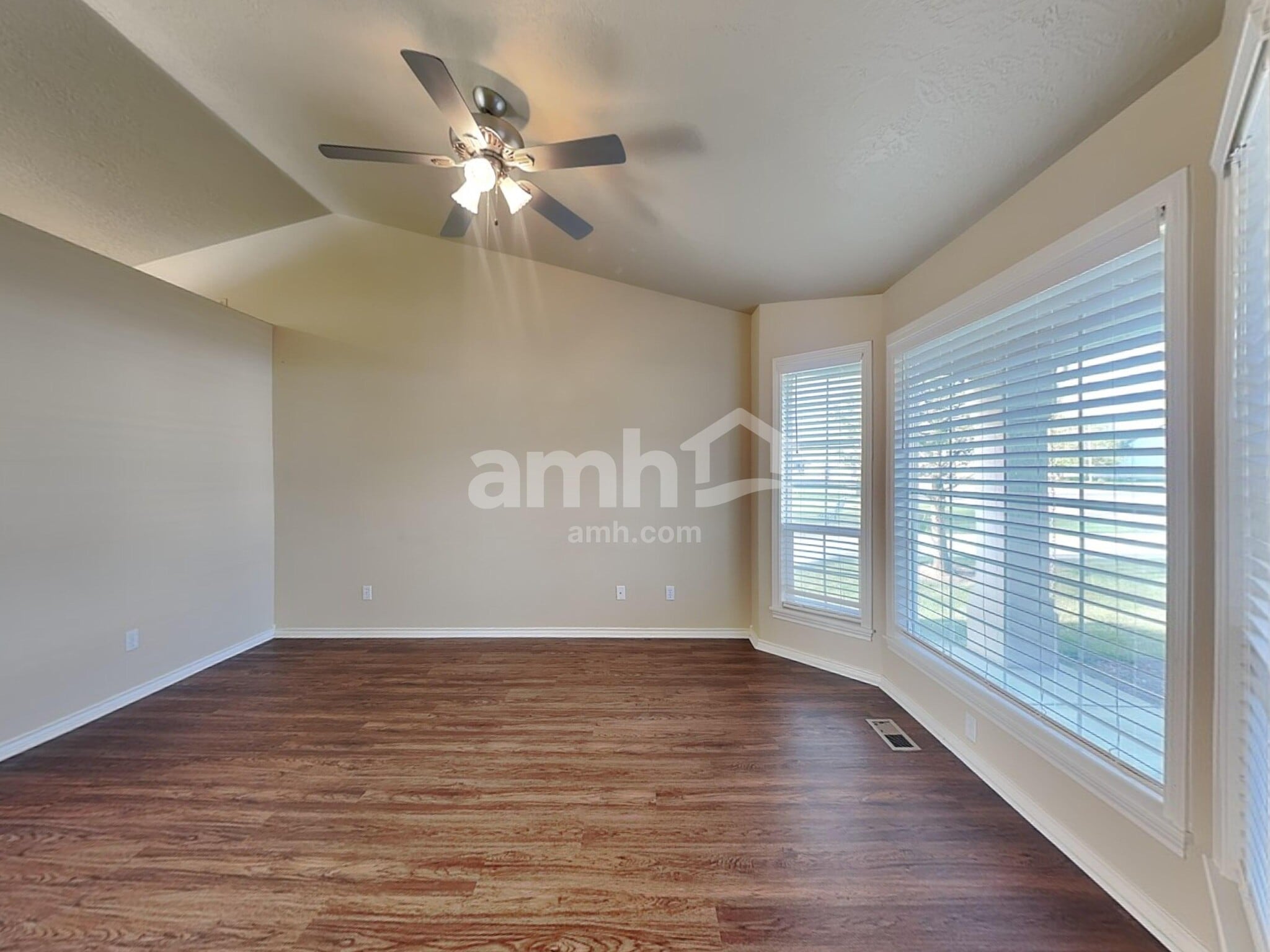 Building Photo - 956 S Wild Yucca Ave