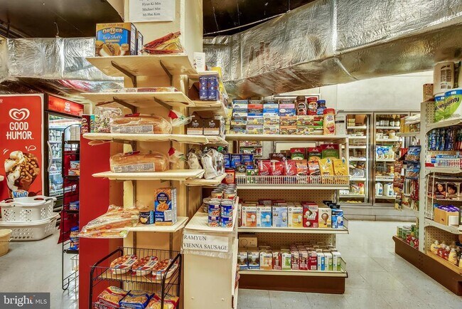 Building Photo - 501 Slaters Ln