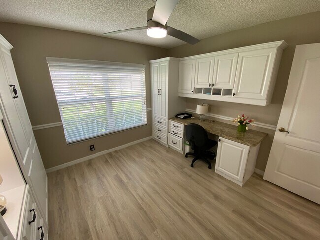 Building Photo - Gorgeous 3 + 2 Turnkey ANNUAL Lease w/Swim Spa & Large Private Screened in Patio In The Village o...