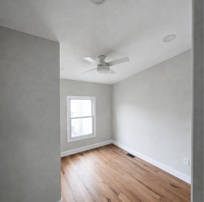 Building Photo - 804 S Darby St