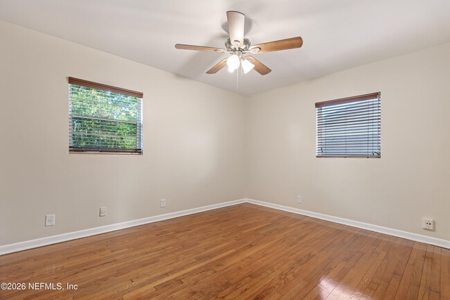 Building Photo - 1329 Hollyhock Cir