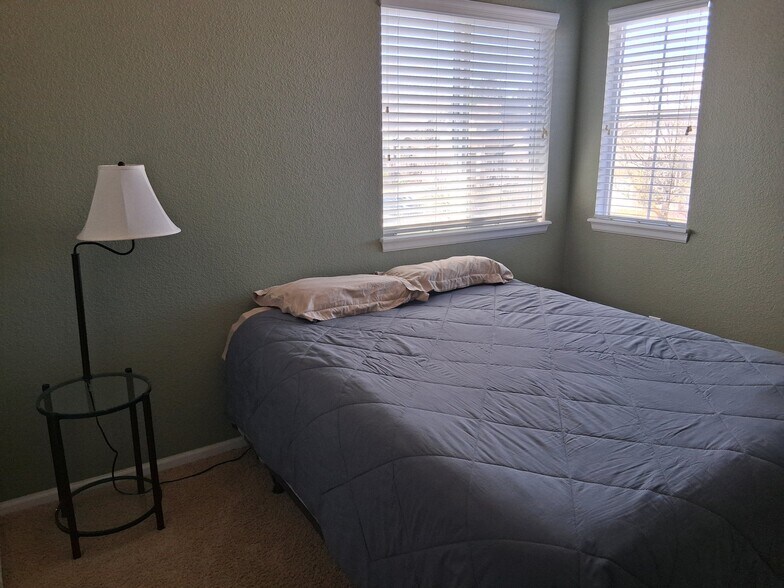 Building Photo - 3508 E 102nd Ct