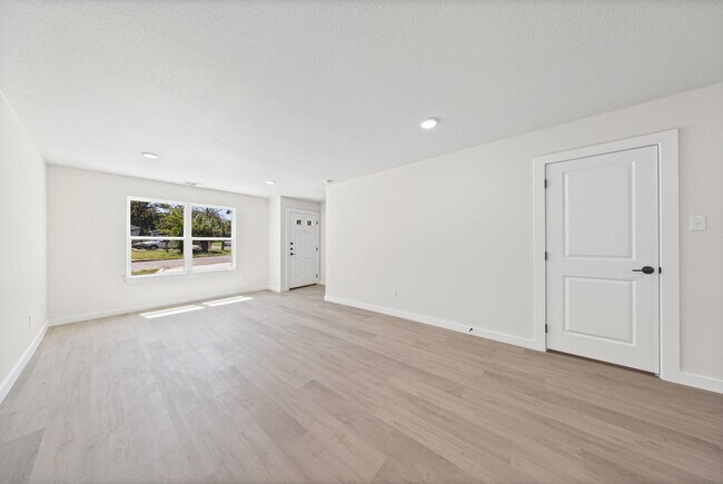 Building Photo - 1407 S 5th St
