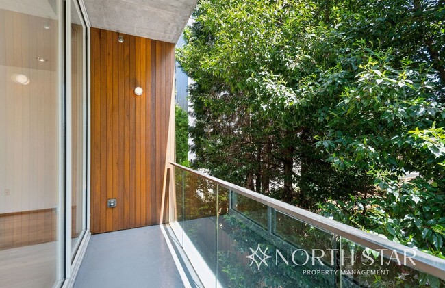 Building Photo - One of a Kind Clinton Condominium