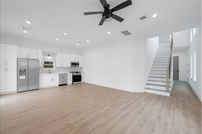Primary Photo - 2311 Solo St