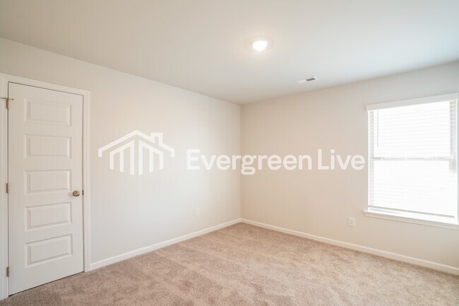 Building Photo - 22677 Dashwood Ln