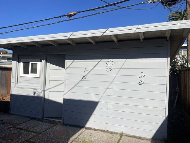 Building Photo - Peaceful 2-Bedroom Duplex with Private Yard & Bonus Studio Shed (San Jose)