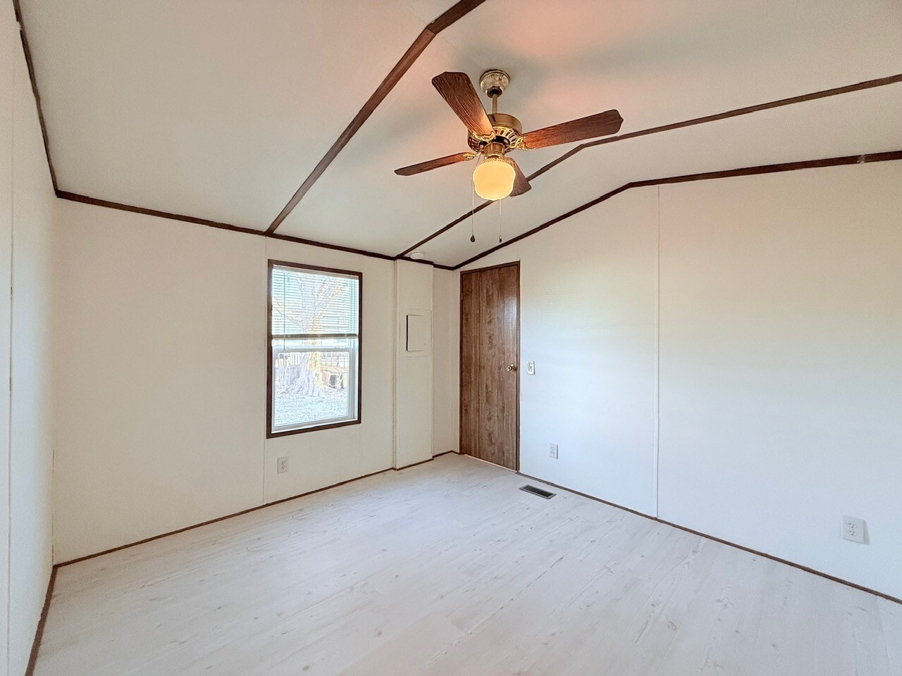 Building Photo - 52335 Harrisburg Ln