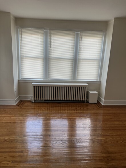 Bedroom - 3244 W Allegheny Ave