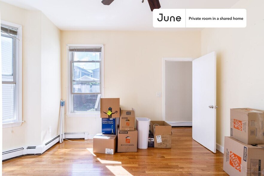 Building Photo - Room in Shared 2 bed/1 bath home