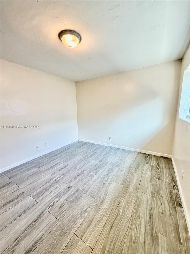 Building Photo - 1821 N 17th Ct