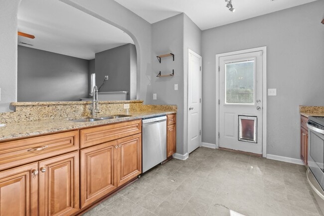 Building Photo - Spacious 4-Bedroom Home with First-Floor S...
