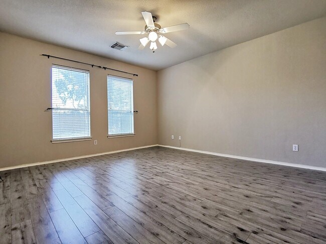 Building Photo - 3527 Hera Dr