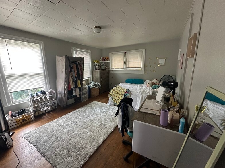 Building Photo - 126 Hudson St