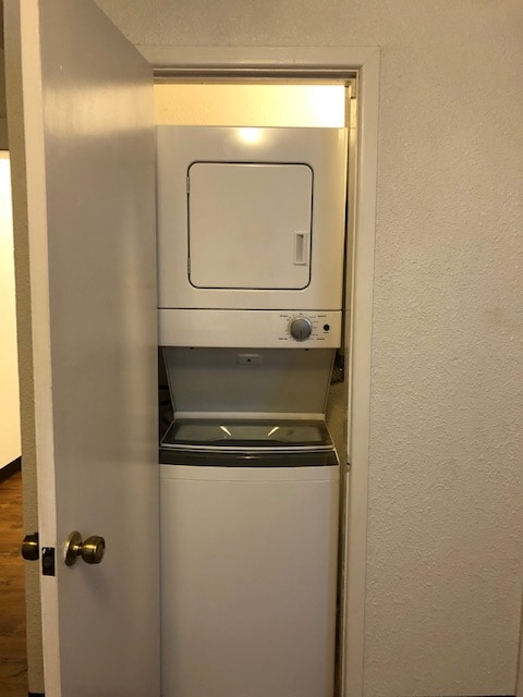 Building Photo - 820 S Avenue A