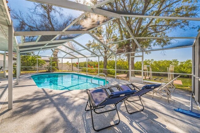 Building Photo - 4622 Bay Crest Dr