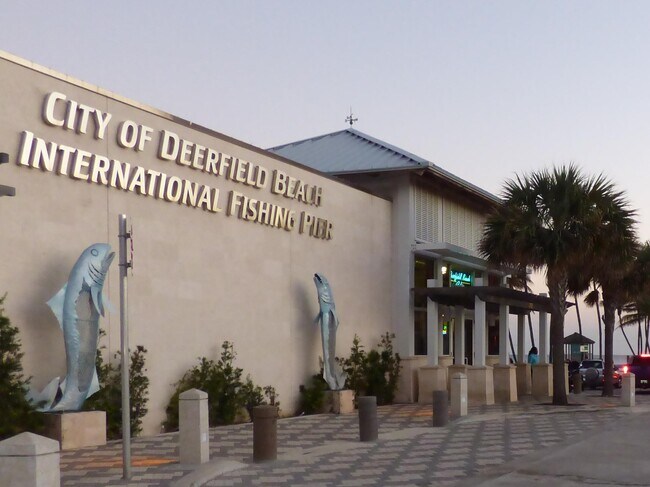 Building Photo - 2060 NE 1st St