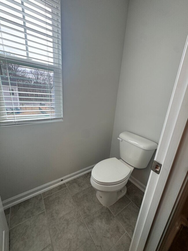 Building Photo - Beautiful & Spacious Home for Rent