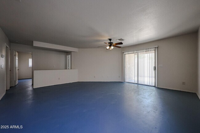 Building Photo - 5919 W Trumbull Rd