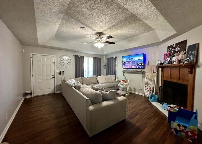 Building Photo - 118 Shady Maple Dr