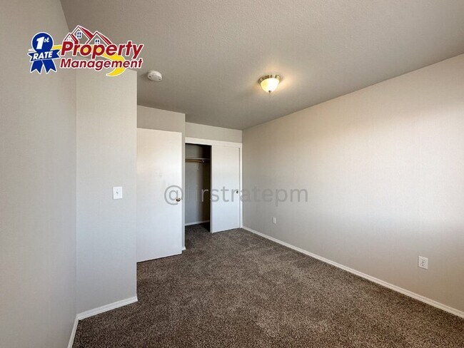 Building Photo - 2057 N Woodford Ave